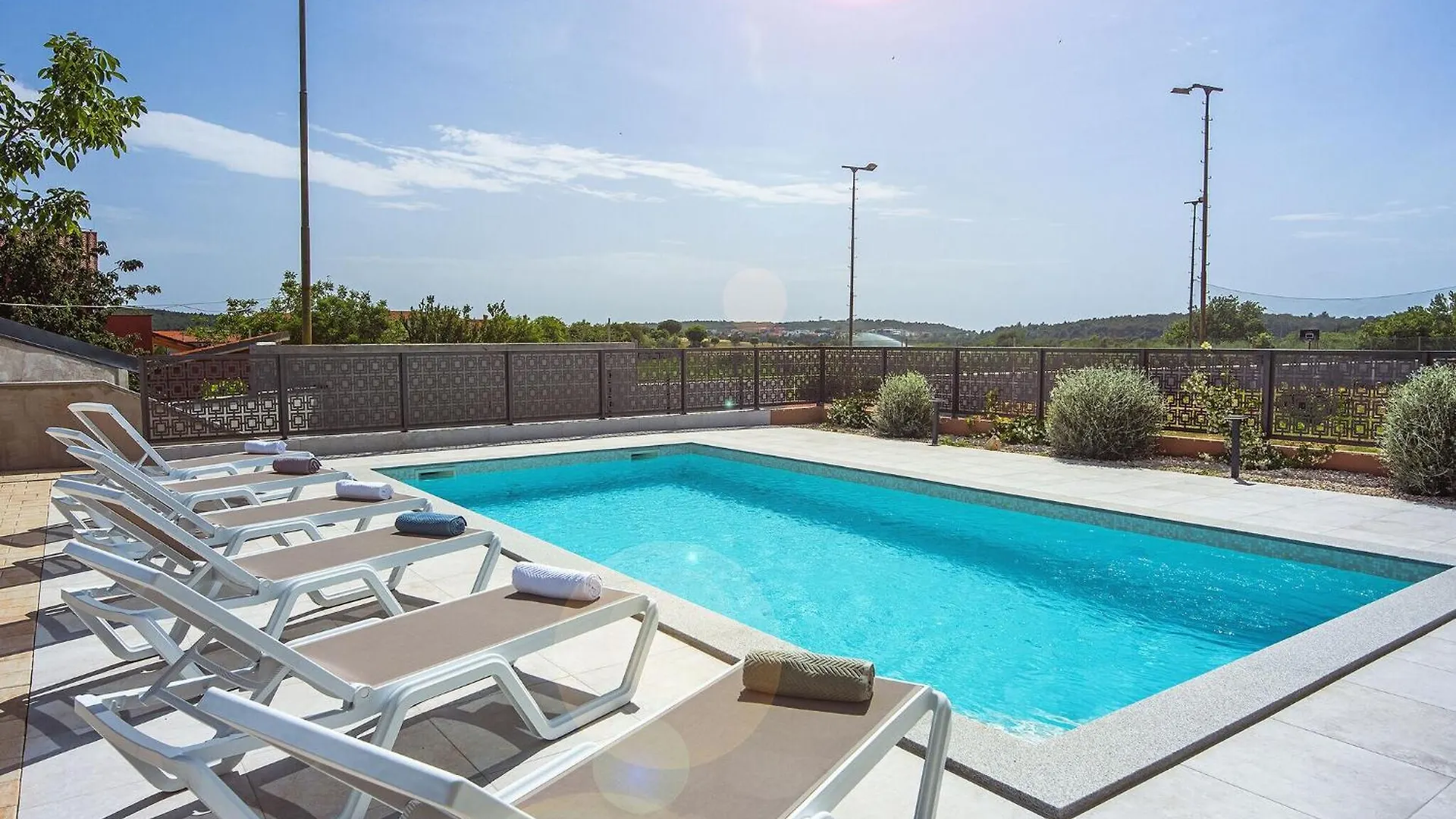 Beautiful Villa With Private Swimming Pool Pula